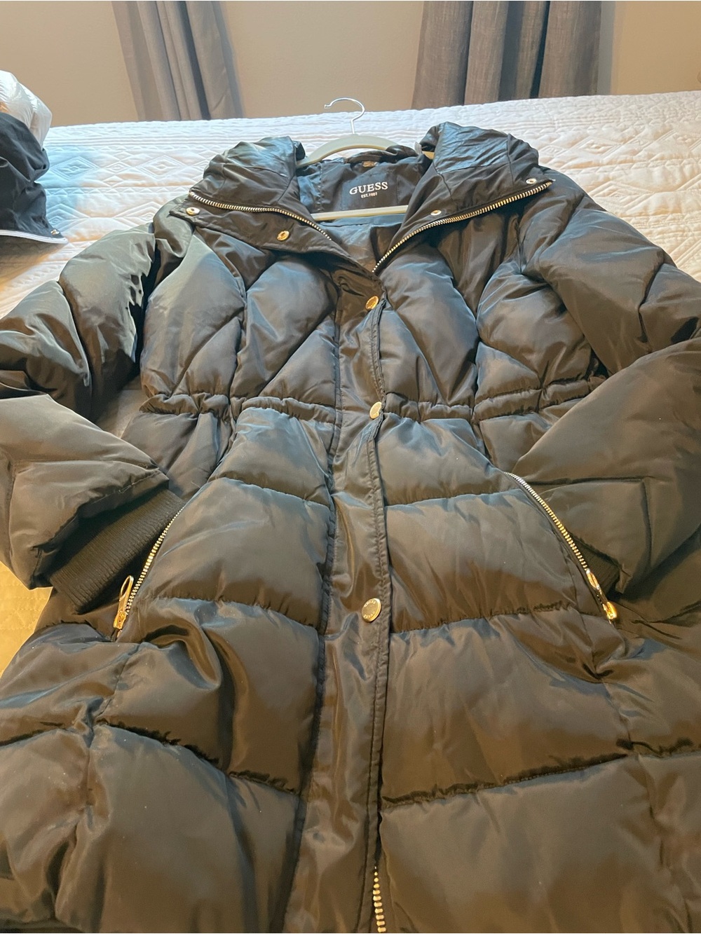 Gorgeous NWOT ❤️GUESS Black Quilted Hooded Puffer - Picture 10 of 13